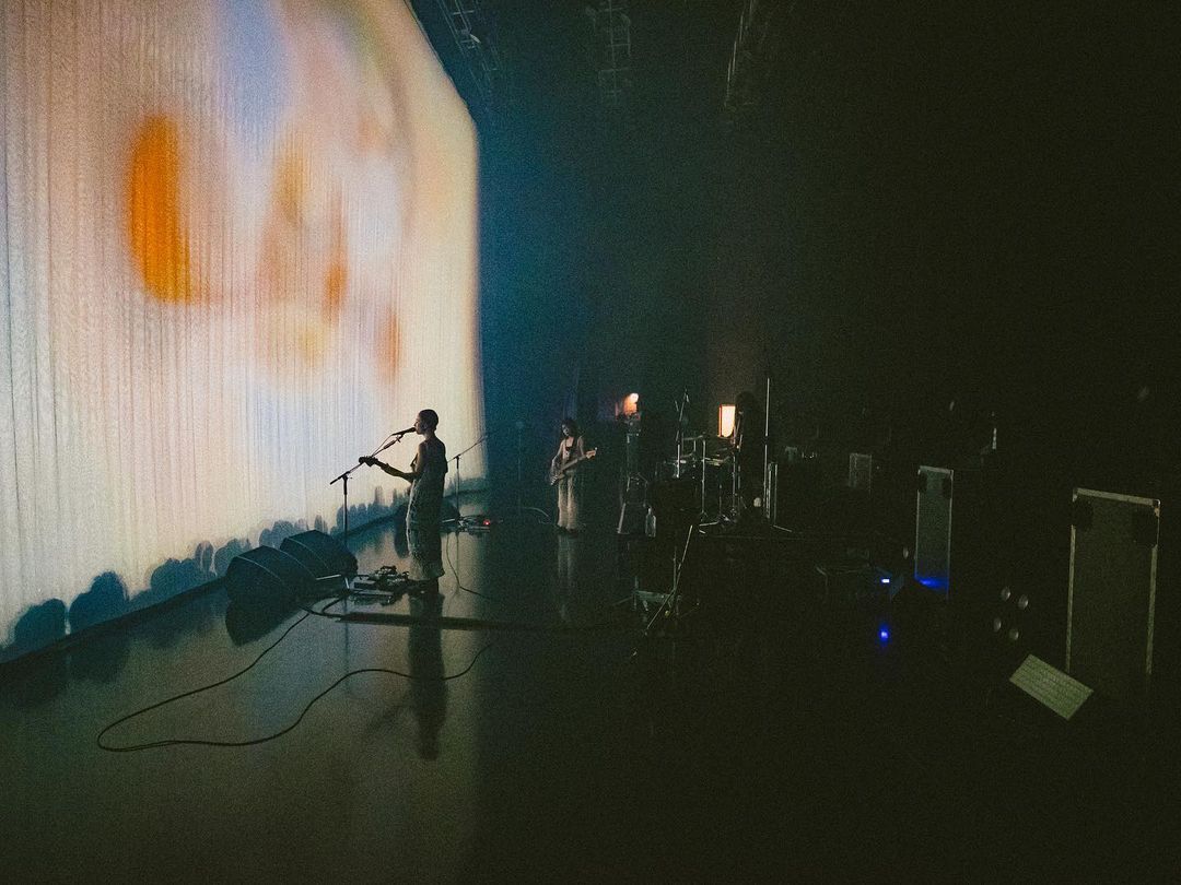 LIVE “if i were an angel,”