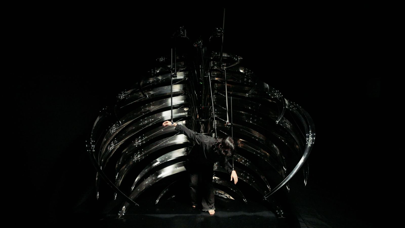 xoxo-skeleton — expanded pose